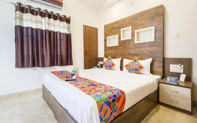 Fabhotel Crown Suites