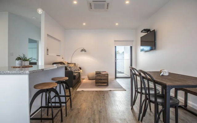 Island Quarters