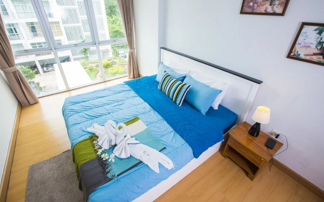The Seacondo (Room for Holiday)
