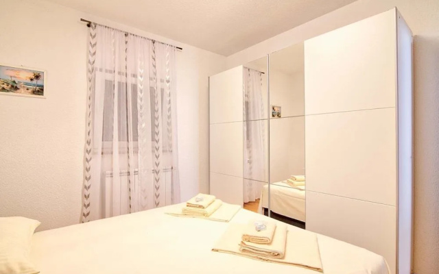 Apartment 1835