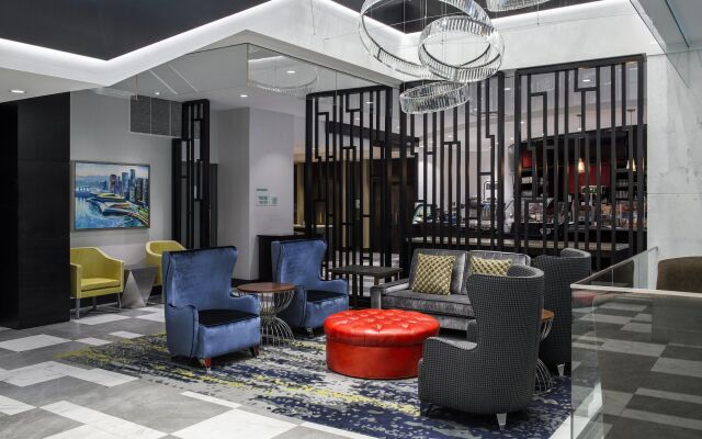 Отель Holiday Inn Vancouver Downtown & Suites Канада, Ванкувер - отзывы, цены и фото номеров - забронировать отель Holiday Inn Vancouver Downtown & Suites онлайн вид на фасад