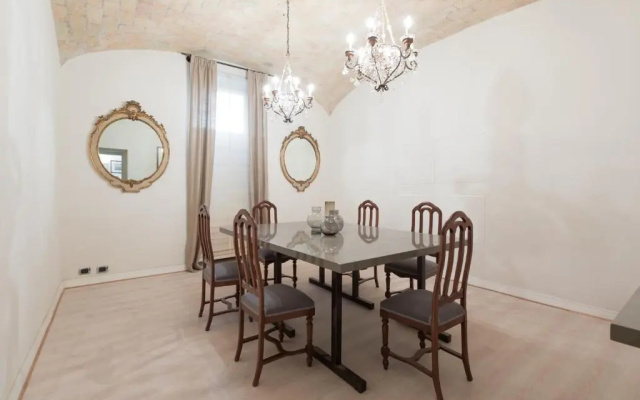 Amazing 4 bedrooms apartment with garden
