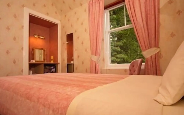 Birchwood Hotel