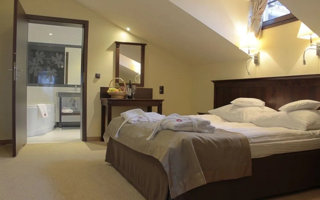 Hotel Krysztal Conference & Spa
