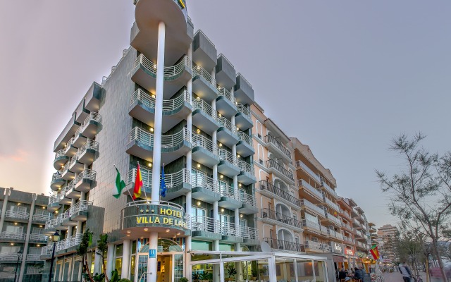 Hotel Villa de Laredo вид на фасад