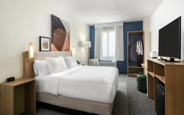 Holiday Inn Express Hotel & Suites LANSING-LEAVENWORTH