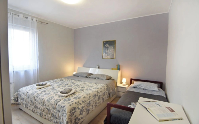 Umag Flat With Terrace and Garden