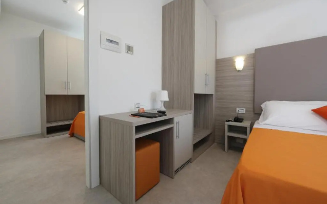 Hotel Simi Lan