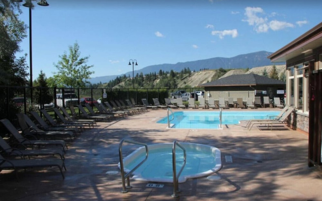 AMAZING 3Br Condo | Heated Pool & Hot Tub | Hm Theatre | Pool Table