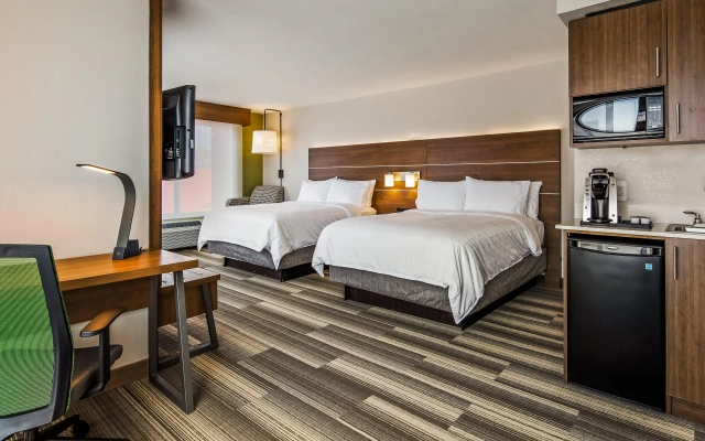 Holiday Inn Express & Suites Detroit - Farmington Hills by IHG