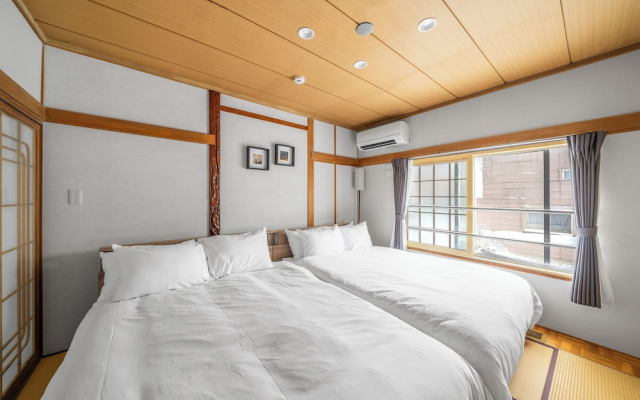 E-Us Sakaedori House