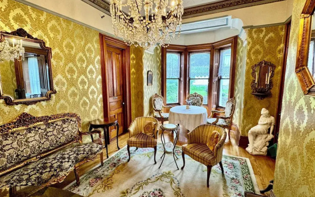 Limestone Mansion