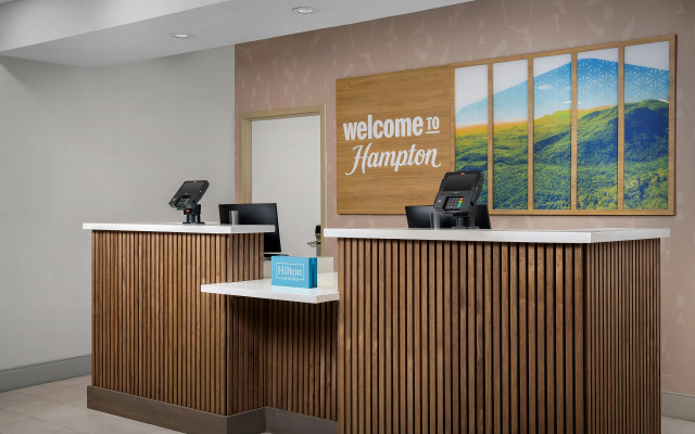 Hampton Inn & Suites Clinton - I-26