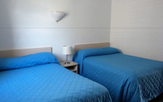 Golden Rail Motel