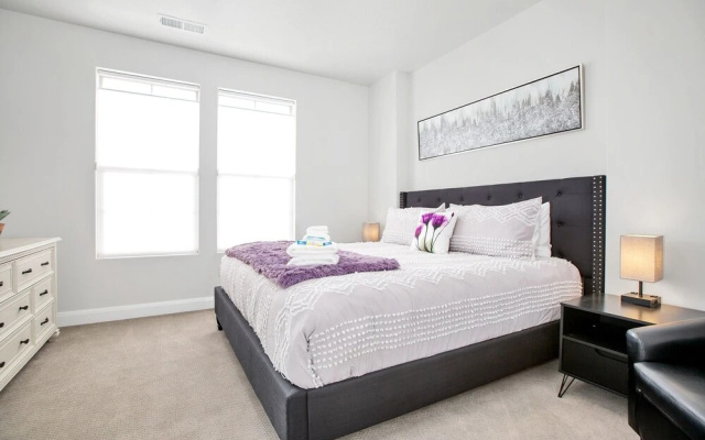 Gateway 3 Bedroom Townhouse by Redawning