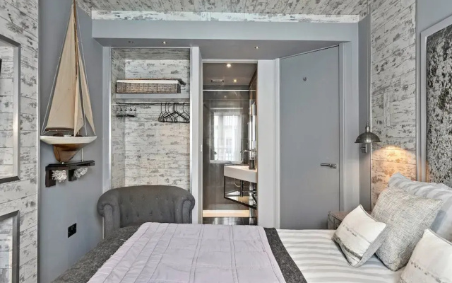 Apartment in Dartmouth Near Waterfront