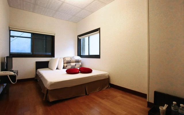 Fenchihu Street Hotel