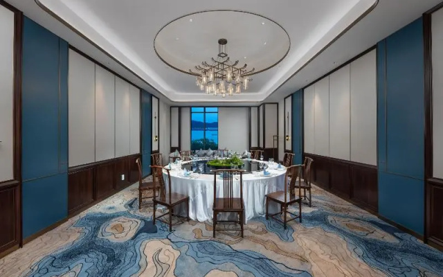 Jinzhou Blossom Hotel