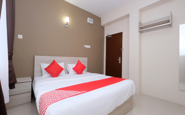 Super OYO 43935 Mancalin Hotel