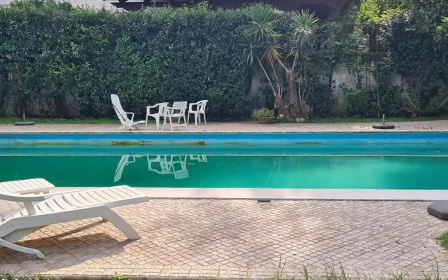 Napoli appartamento in Villa 1 bedroom piscina Wi-fi