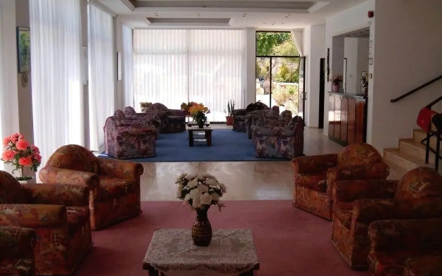 Kanarya Hotel
