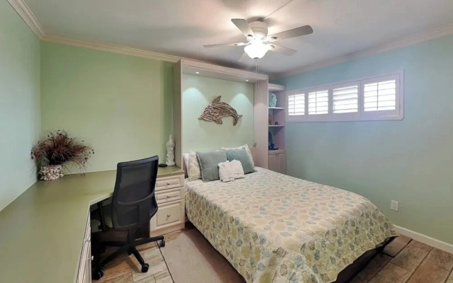 Oceanside Retreat 804-805
