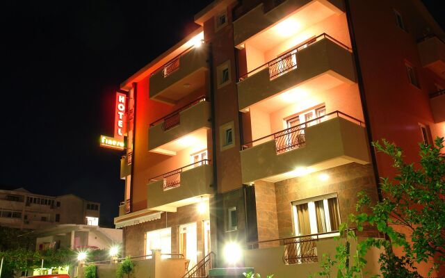 Garni Hotel Fineso вид на фасад