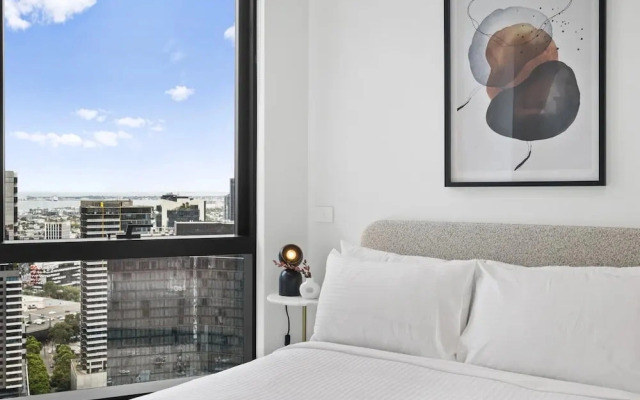 2BR High-rise Southbank Pool & Gym Near Casino