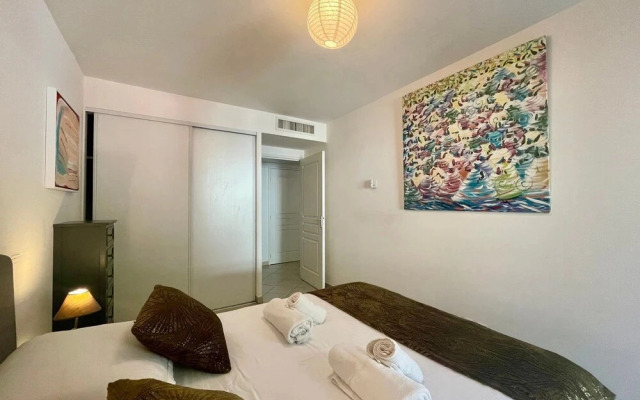 One Bedroom Flat Near Monaco