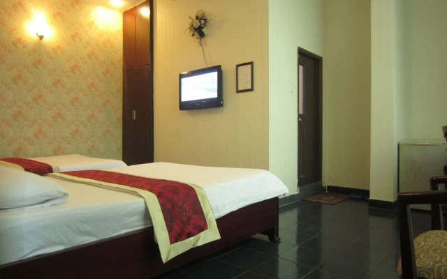 Hoang Phung Hotel - Tan Son Nhat Airport