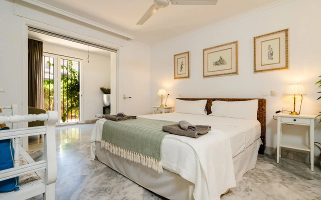 White Pearl Beach Elviria H1