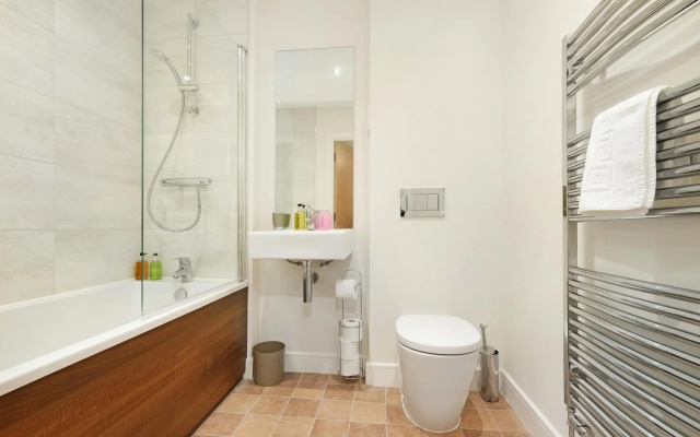 Alder House Serviced Apartment Maidenhead