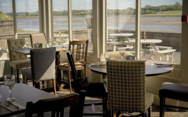 Shard Riverside Hotel, Bar & Restaurant