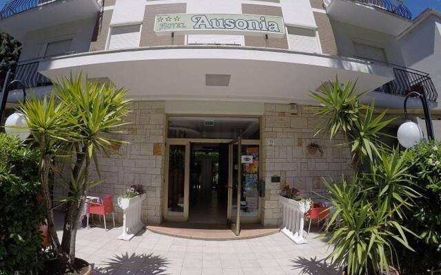 Hotel Ausonia вид на фасад