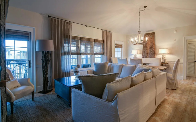 Beachy Bungalow by Exclusive 30A