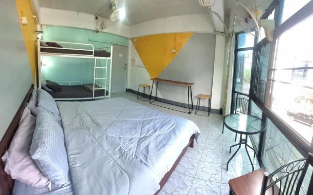 Me U 2 Hostel - Adults Only