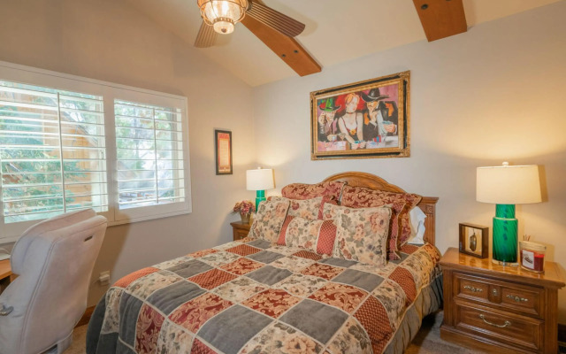 Silver Pine Lodge