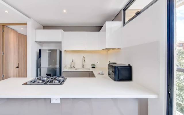 w Compelling 1BR w Balcony in Santa Barbara