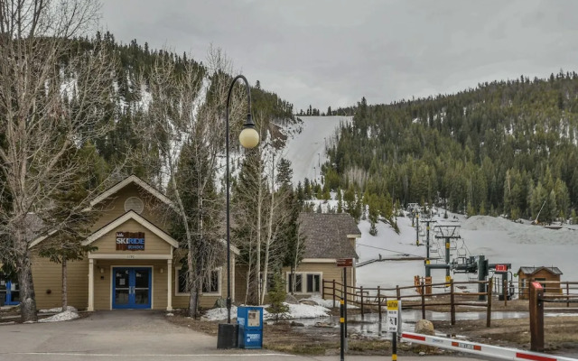 Slopeside 2773