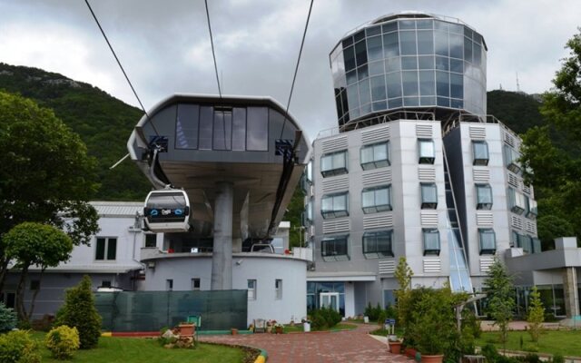 Отель Dajti Tower Belvedere Hotel Албания, Тирана - отзывы, цены и фото номеров - забронировать отель Dajti Tower Belvedere Hotel онлайн вид на фасад