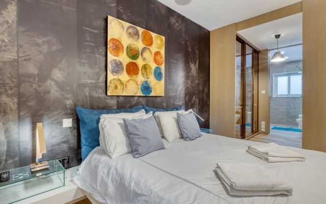 Superb Seafront Family Apartment