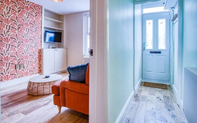 Woodville Road - 2 Bedroom House - Mumbles