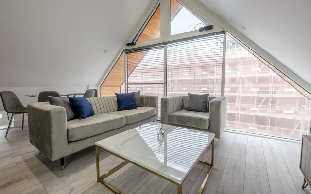 Impeccable 2-bed Apartment in Camberley