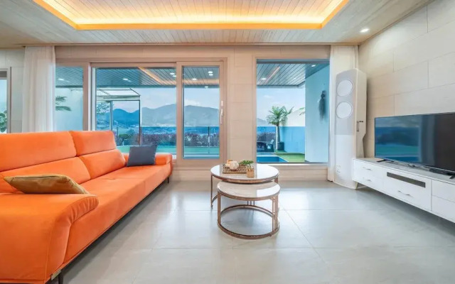 Namhae Eagless Poolvilla Pension