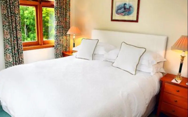 Lake Timara Lodge