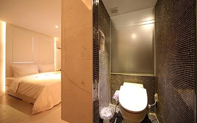 Lusso Hotel