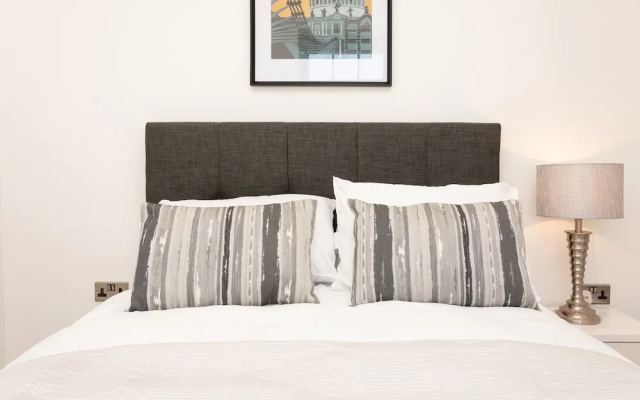 New High Spec 2bed Townhouse in Bath N.4