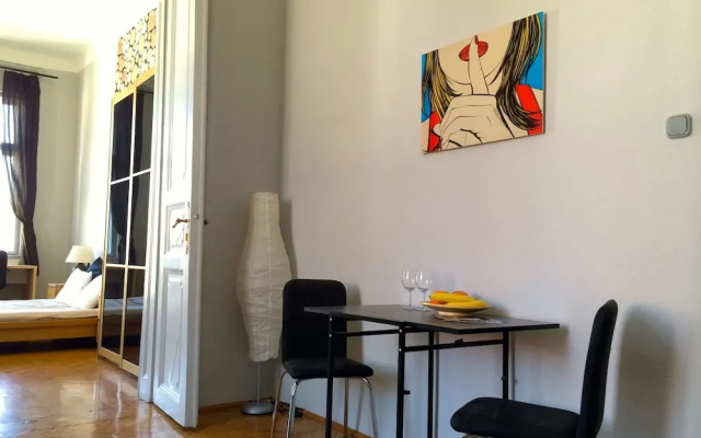 Budget Apartment by Hi5 - Október 6. Street 4.