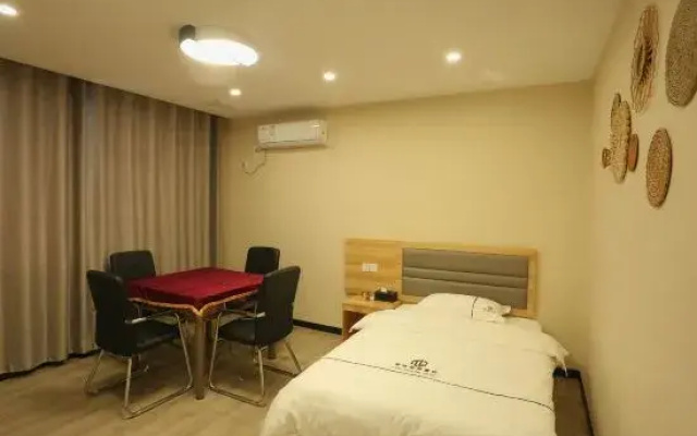 Wright E-sports Hotel