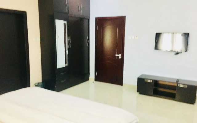 Milestone Hotel Annex